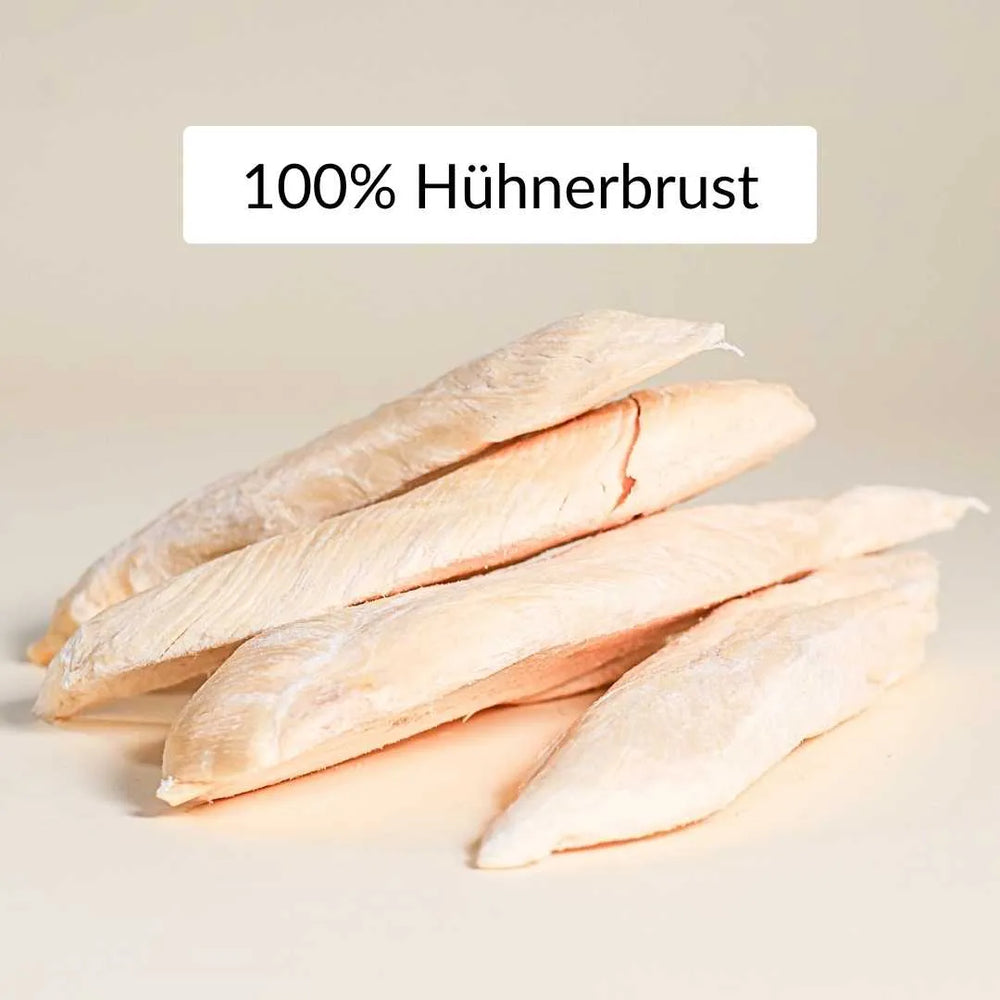 Gefriergetrocknete Huhnbrust-Streifen in Nahaufnahme – gefriergetrocknete katzensnacks naturbelassen – rumblebox